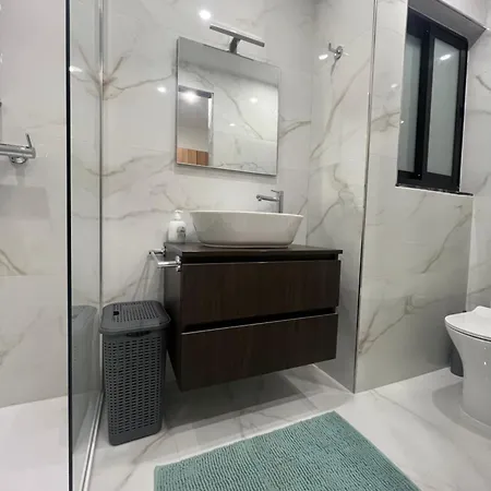 Apartamento Free Wifi - 2 Min Walk To Sea - Modern 2 Bedroom Corner Ground Floor With Large Terrace Balcony - Superb Location - Qawra *