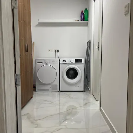 Free Wifi - 2 Min Walk To Sea - Modern 2 Bedroom Corner Ground Floor With Large Terrace Balcony - Superb Location - Qawra * St Paul's Bay